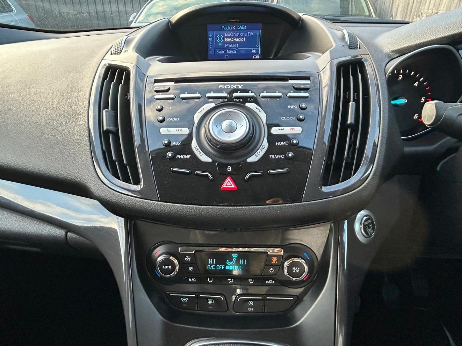 Used Ford Kuga 2015 for sale - 76924287: Photo 15