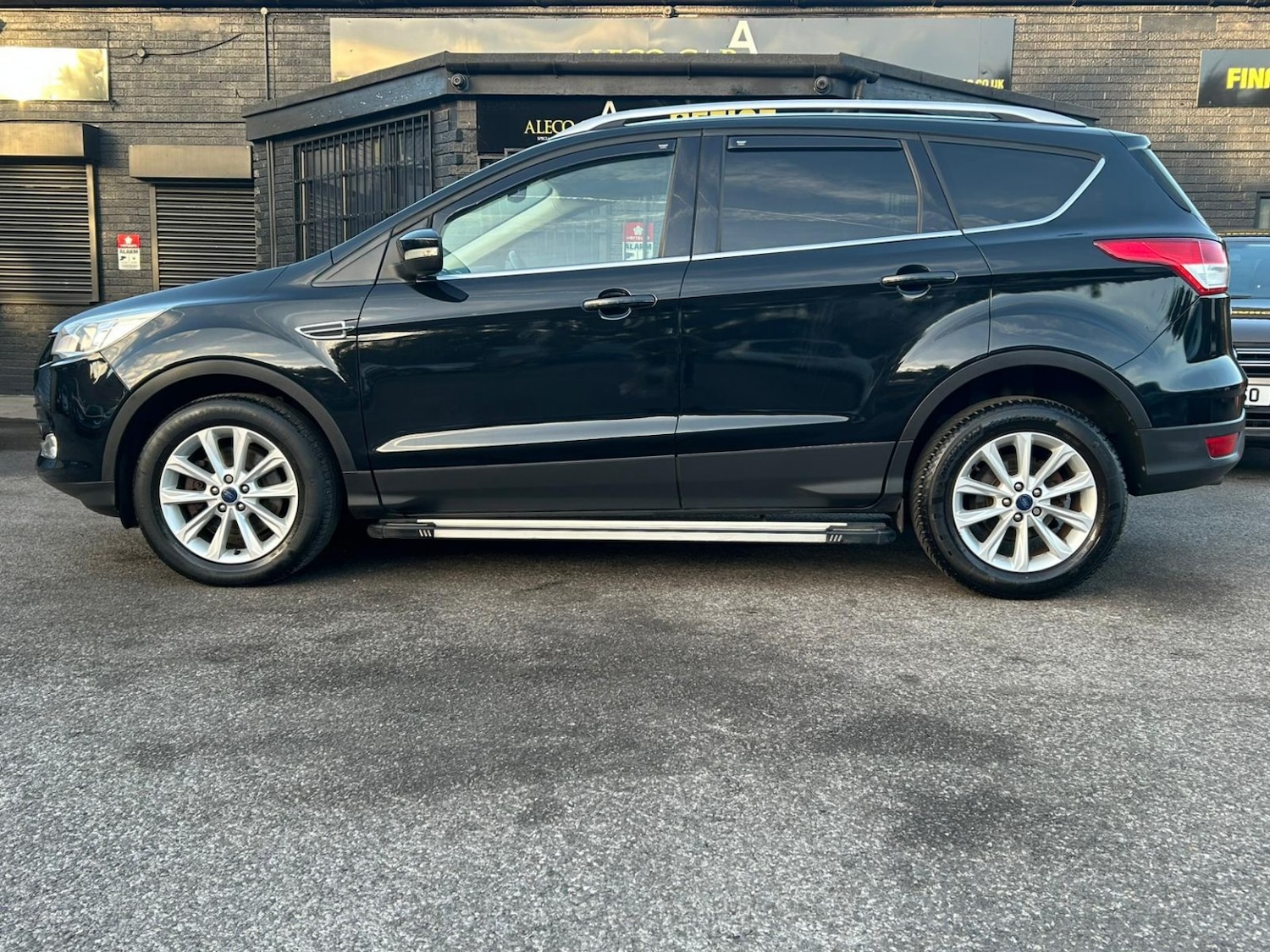 Used Ford Kuga 2015 for sale - 76924287: Photo 2