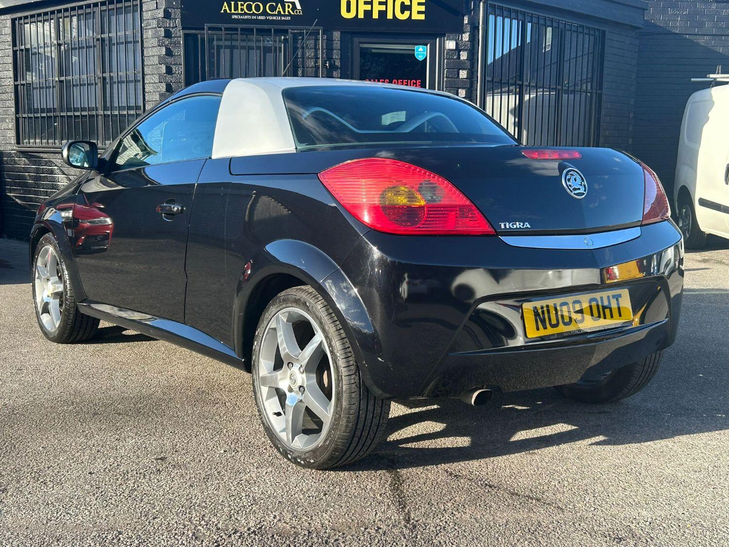 Used Vauxhall Tigra 2009 for sale - 77464736: Photo 3