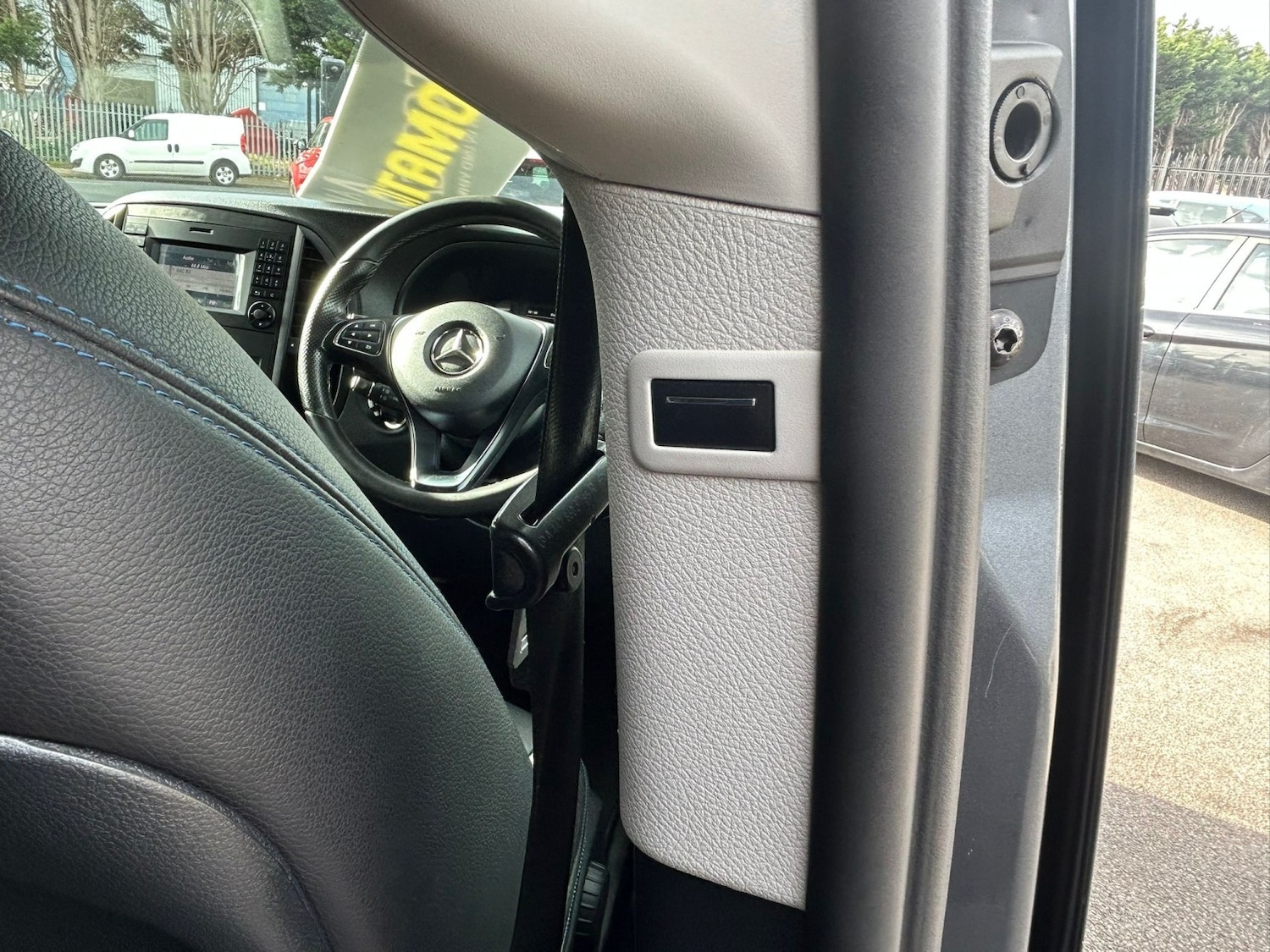 Used Mercedes-Benz Vito 2018 for sale - 76455398: Photo 17