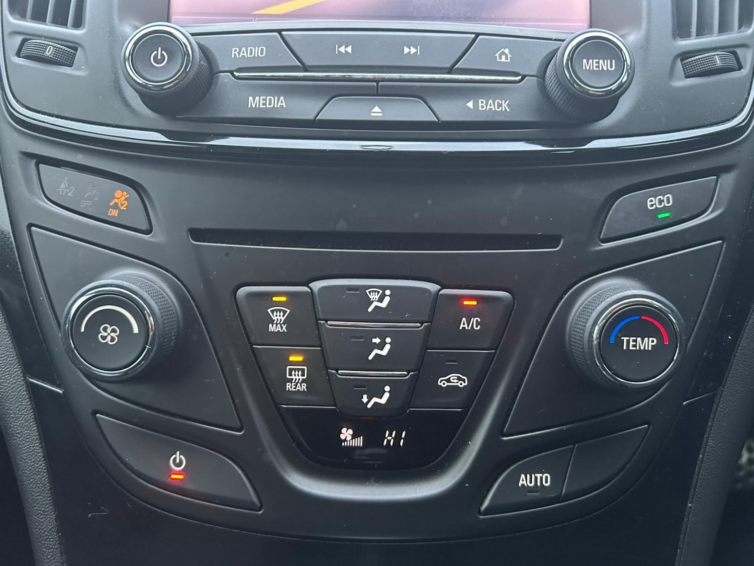 Used Vauxhall Insignia 2015 for sale - 77045362: Photo 19