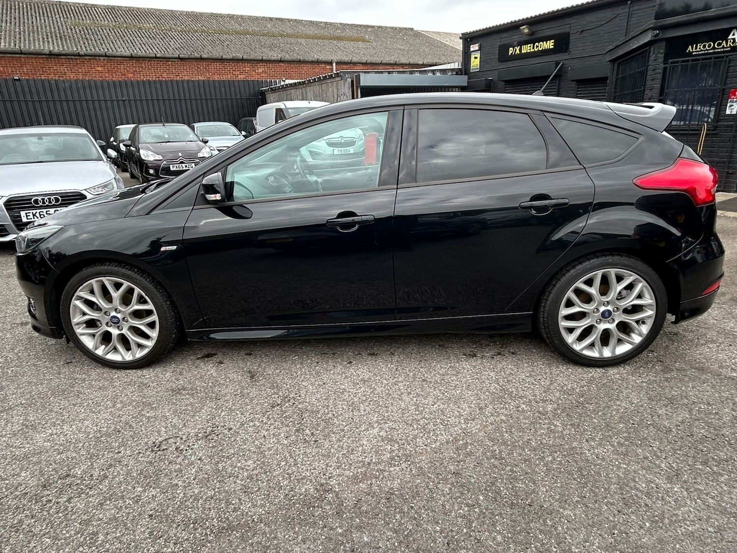 Used Ford Focus 2018 for sale - 77792810: Photo 2