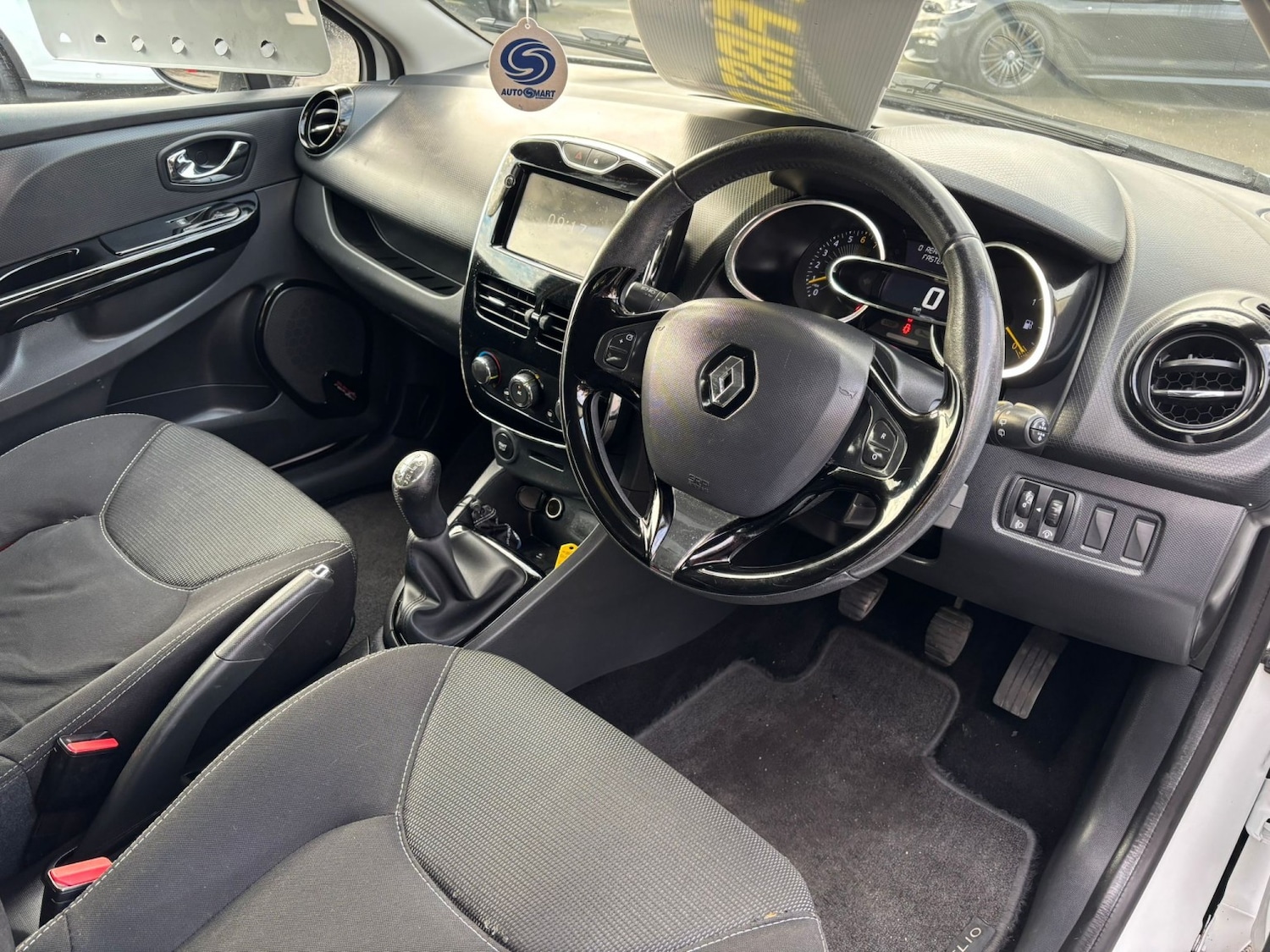 Used Renault Clio 2014 for sale - 76931446: Photo 12