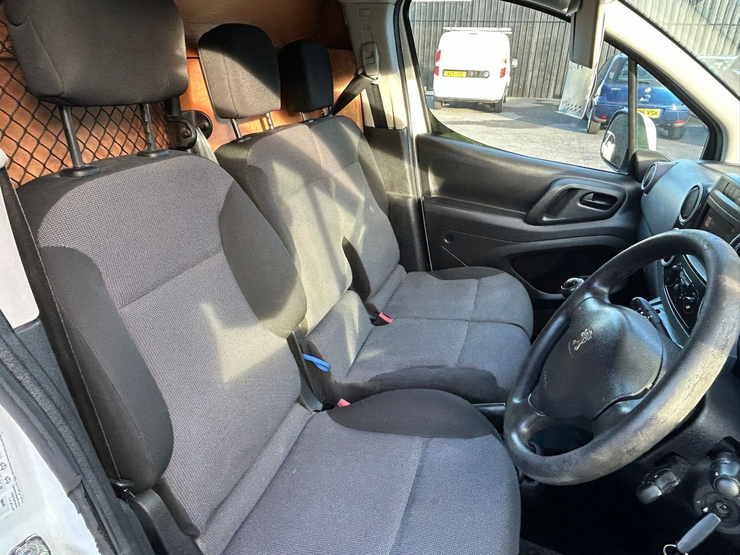 Used Peugeot Partner 2017 for sale - 76101103: Photo 12