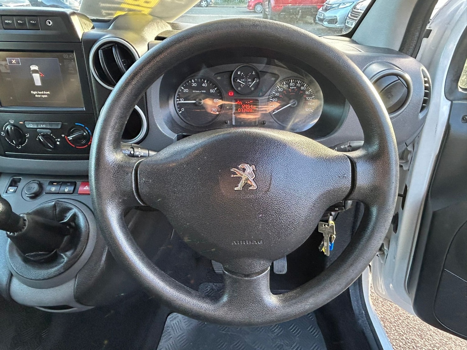 Used Peugeot Partner 2017 for sale - 76101103: Photo 17