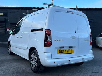 Used Peugeot Partner 2017 for sale - 76101103: Photo