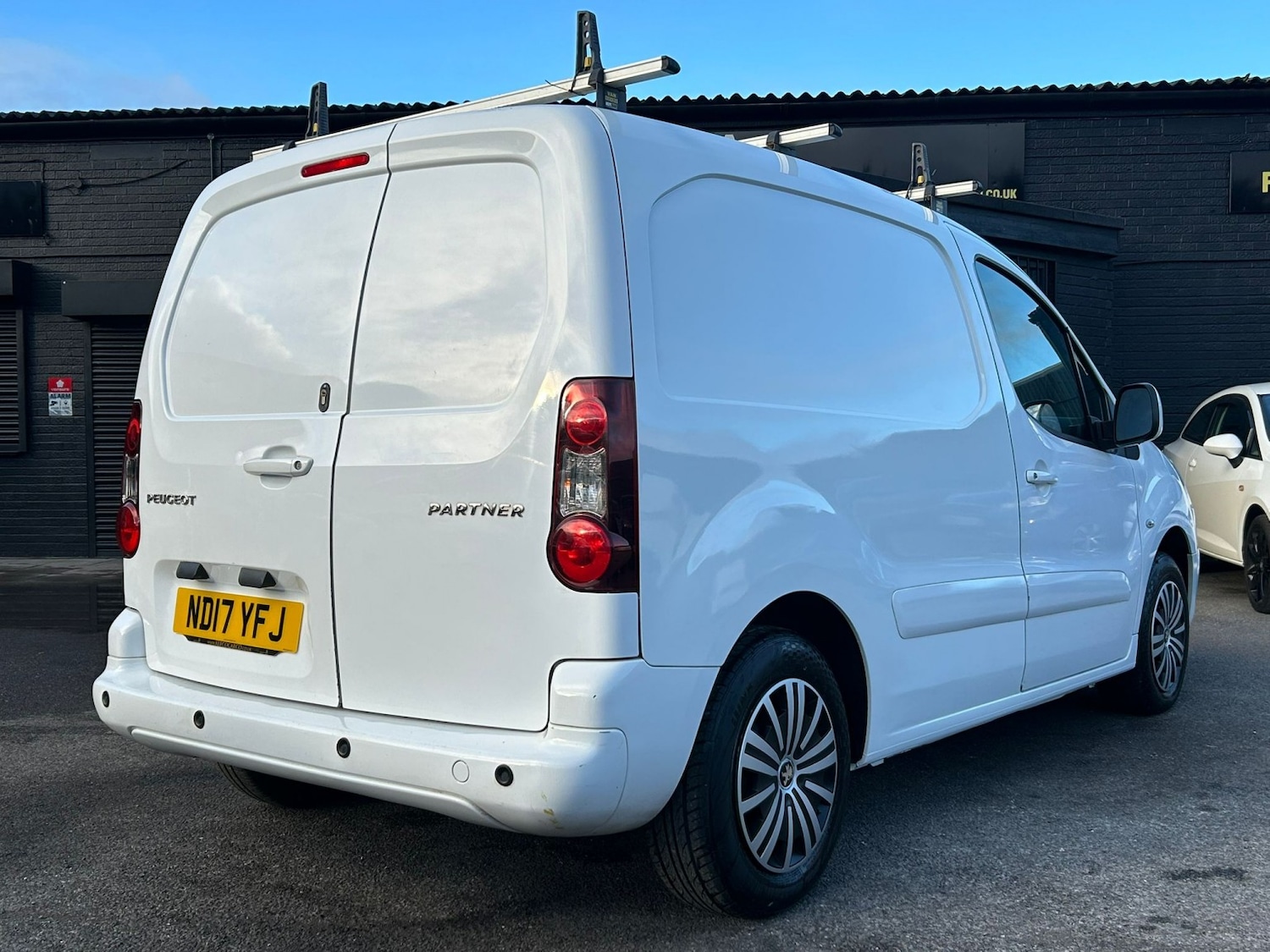 Used Peugeot Partner 2017 for sale - 76101103: Photo 5