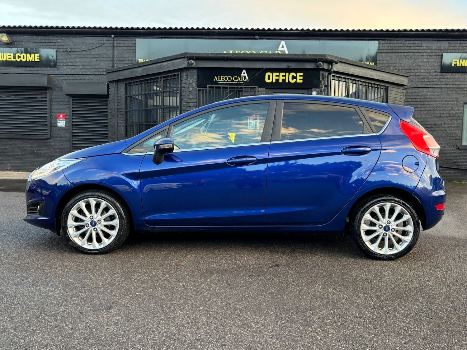 Used Ford Fiesta 2017 for sale - 76687240: Photo 2