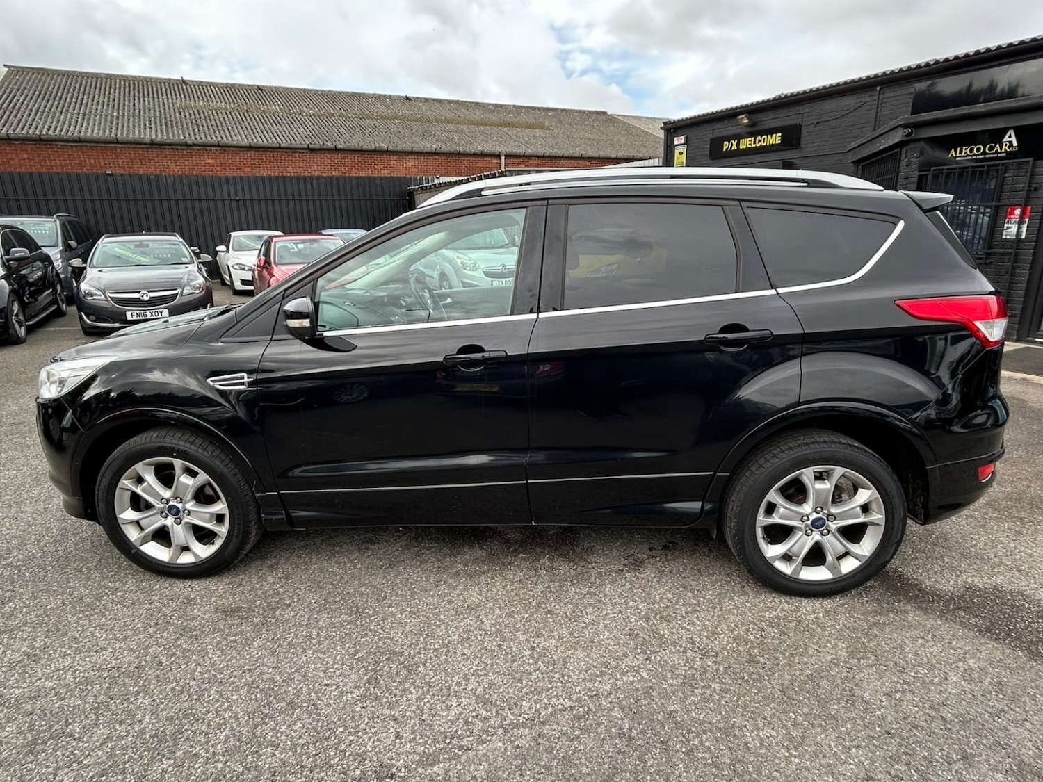 Used Ford Kuga 2016 for sale - 77643681: Photo 2
