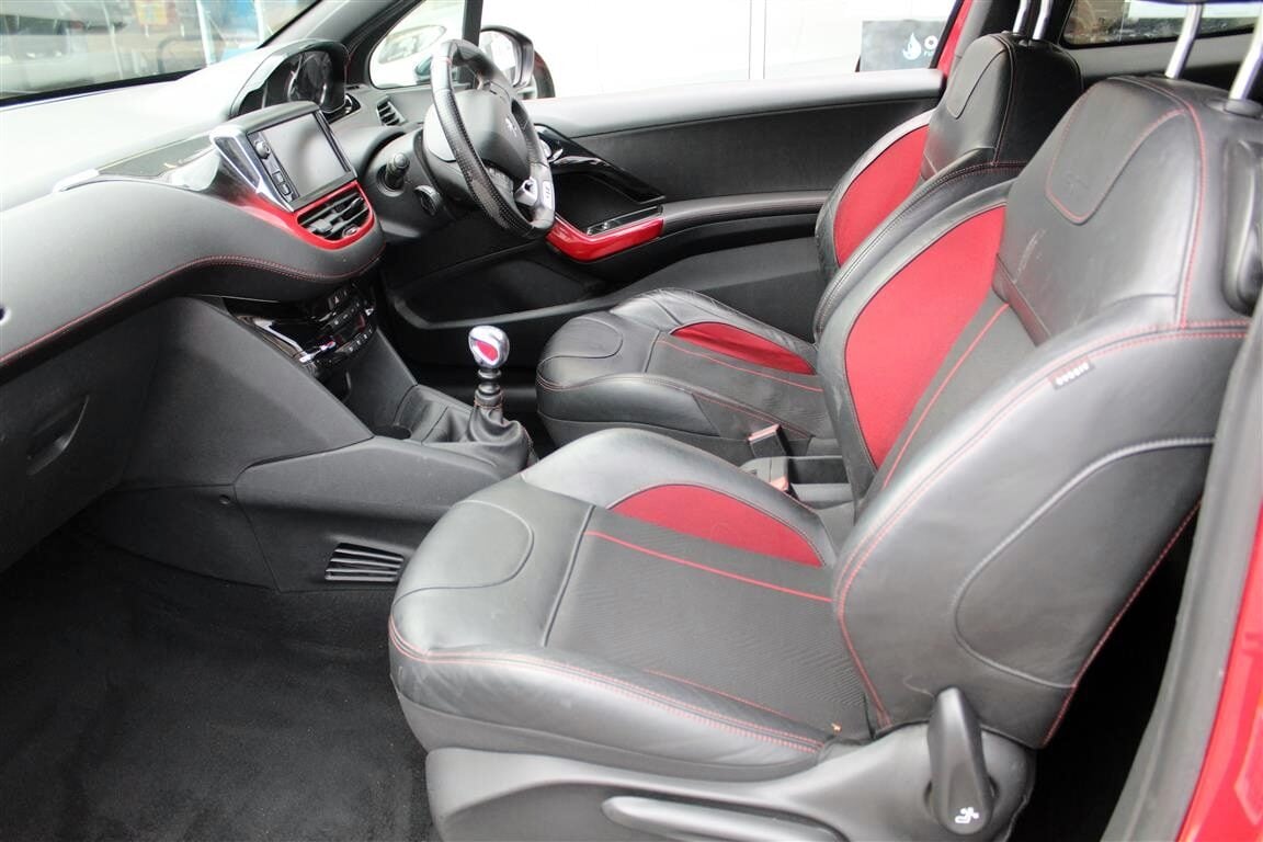 Used Peugeot 208 2014 for sale - 76352081: Photo 7