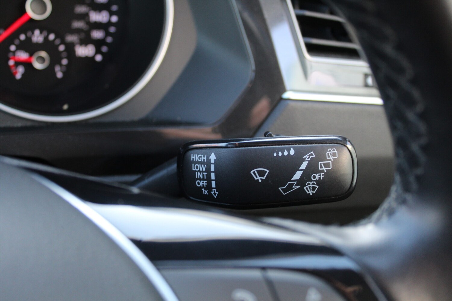 Used Volkswagen Tiguan 2018 for sale - 77363359: Photo 15