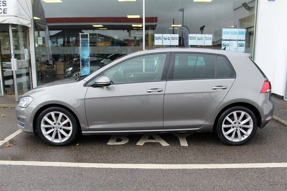 Used Volkswagen Golf 2014 for sale - 76444684: Photo 2