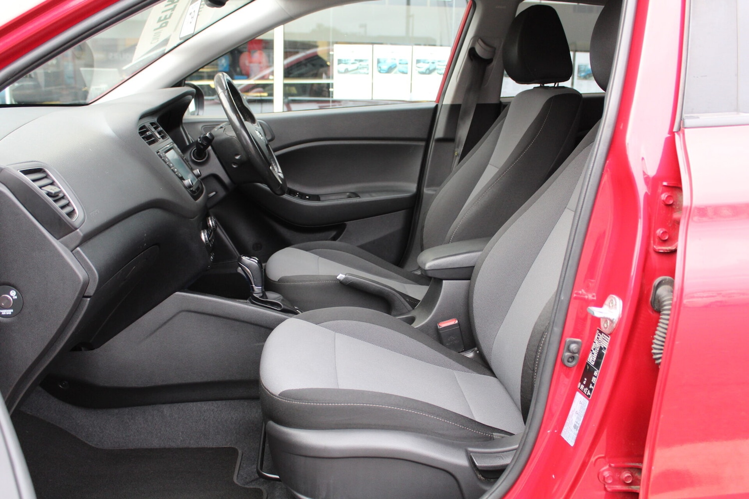 Used Hyundai i20 2018 for sale - 76365754: Photo 38