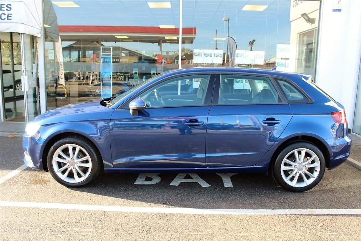 Used Audi A3 2014 for sale - 76492292: Photo 2