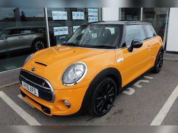 Used MINI Hatch 2016 for sale - 76352082: Photo