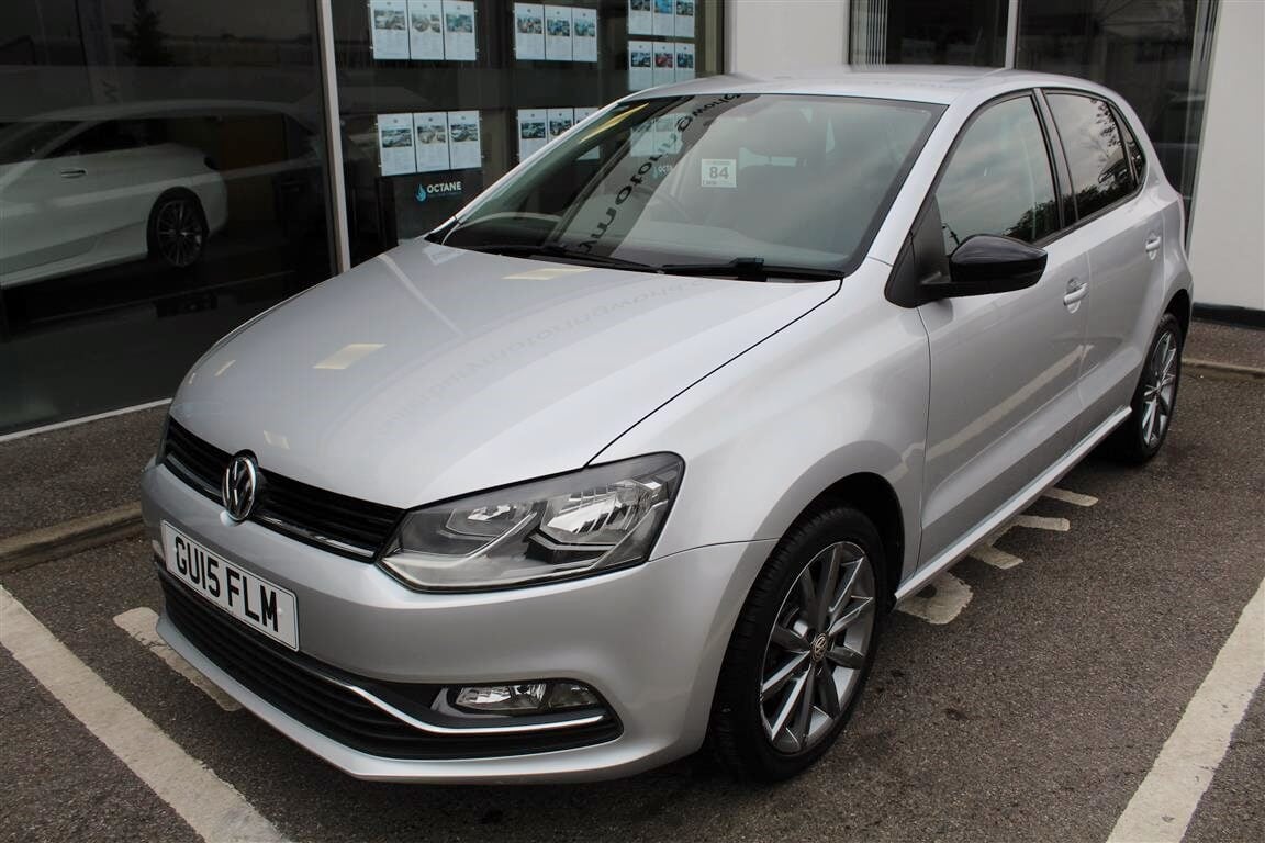 Used Volkswagen Polo 2015 for sale - 76352083: Photo 1