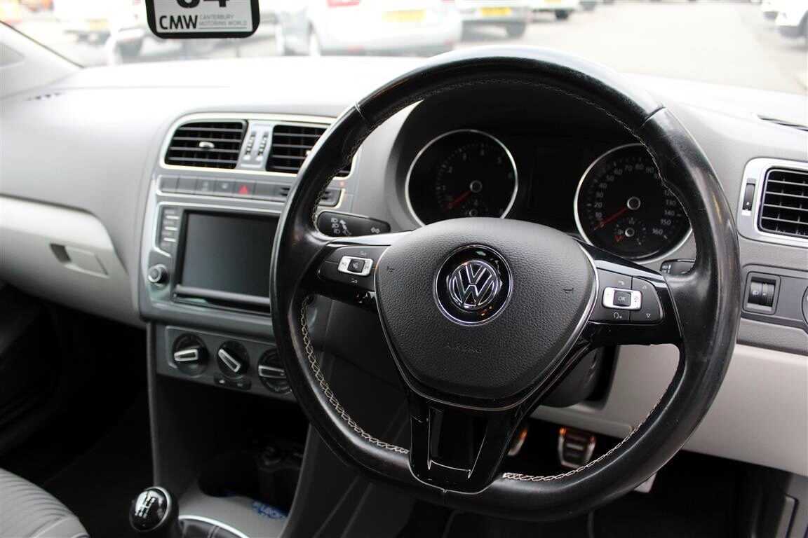 Used Volkswagen Polo 2015 for sale - 76352083: Photo 13
