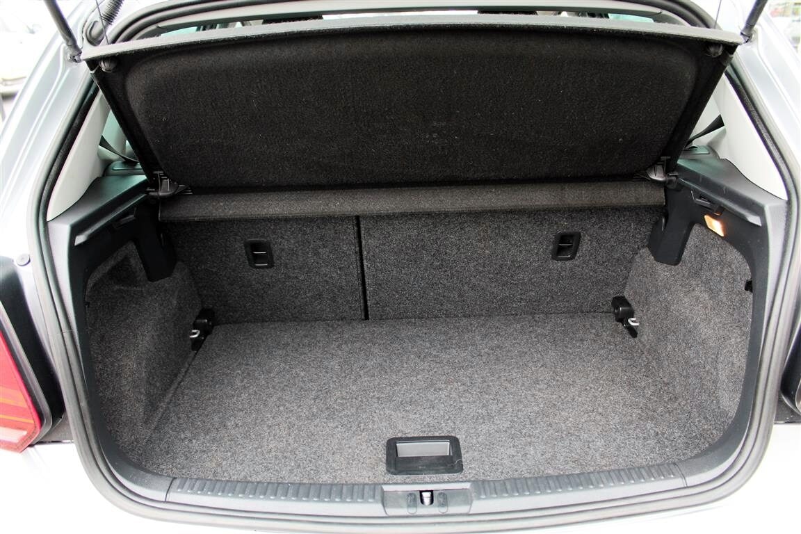 Used Volkswagen Polo 2015 for sale - 76352083: Photo 9