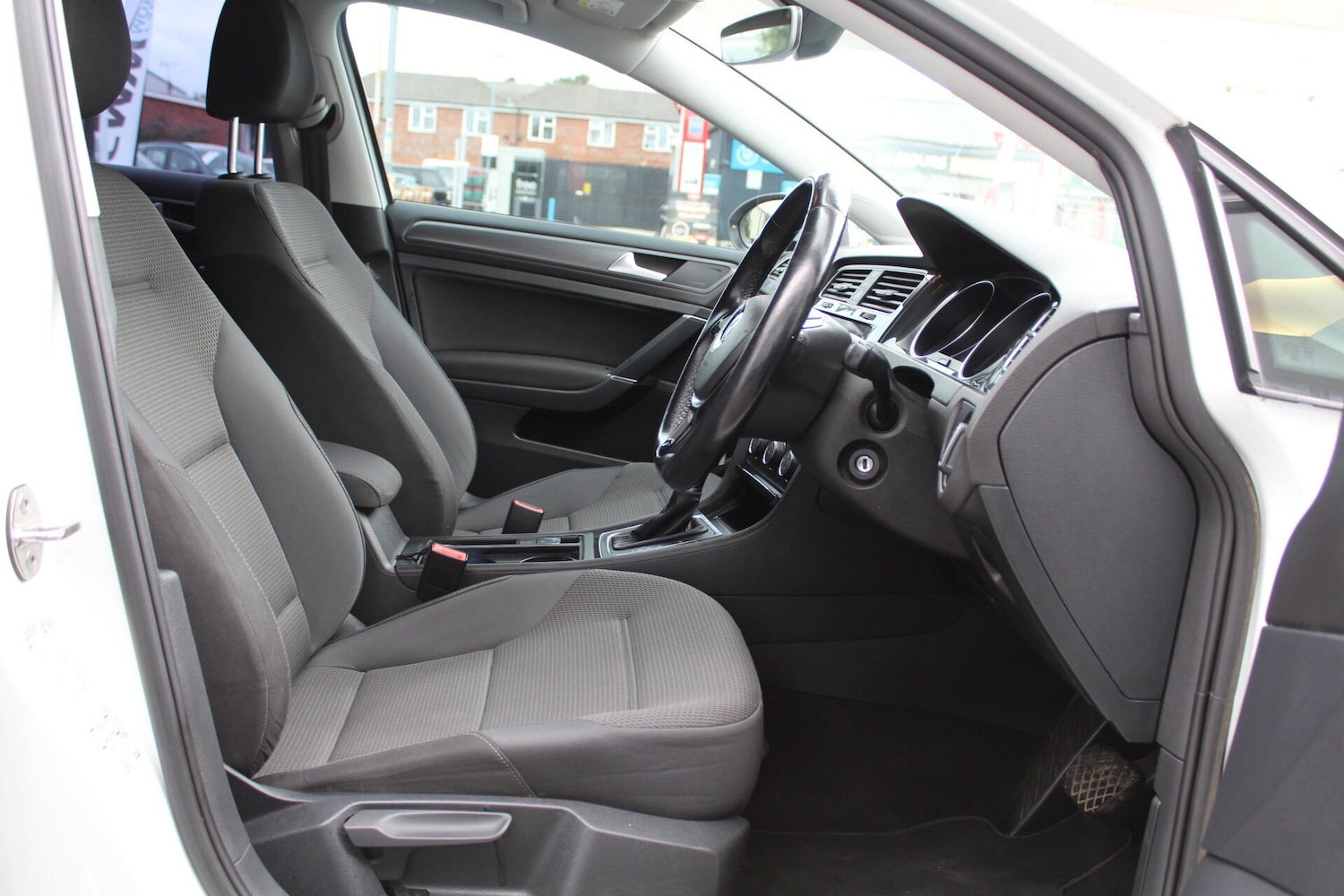 Used Volkswagen Golf 2019 for sale - 76352065: Photo 12