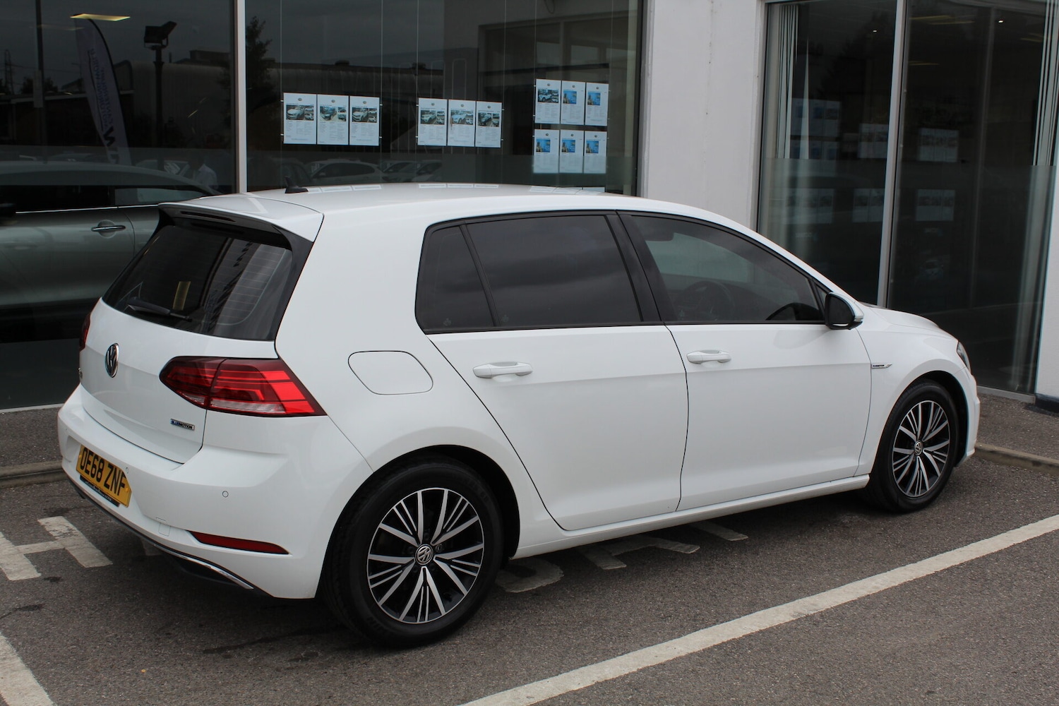 Used Volkswagen Golf 2019 for sale - 76352065: Photo 4
