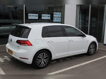 Used Volkswagen Golf 2019 for sale - 76352065: Photo
