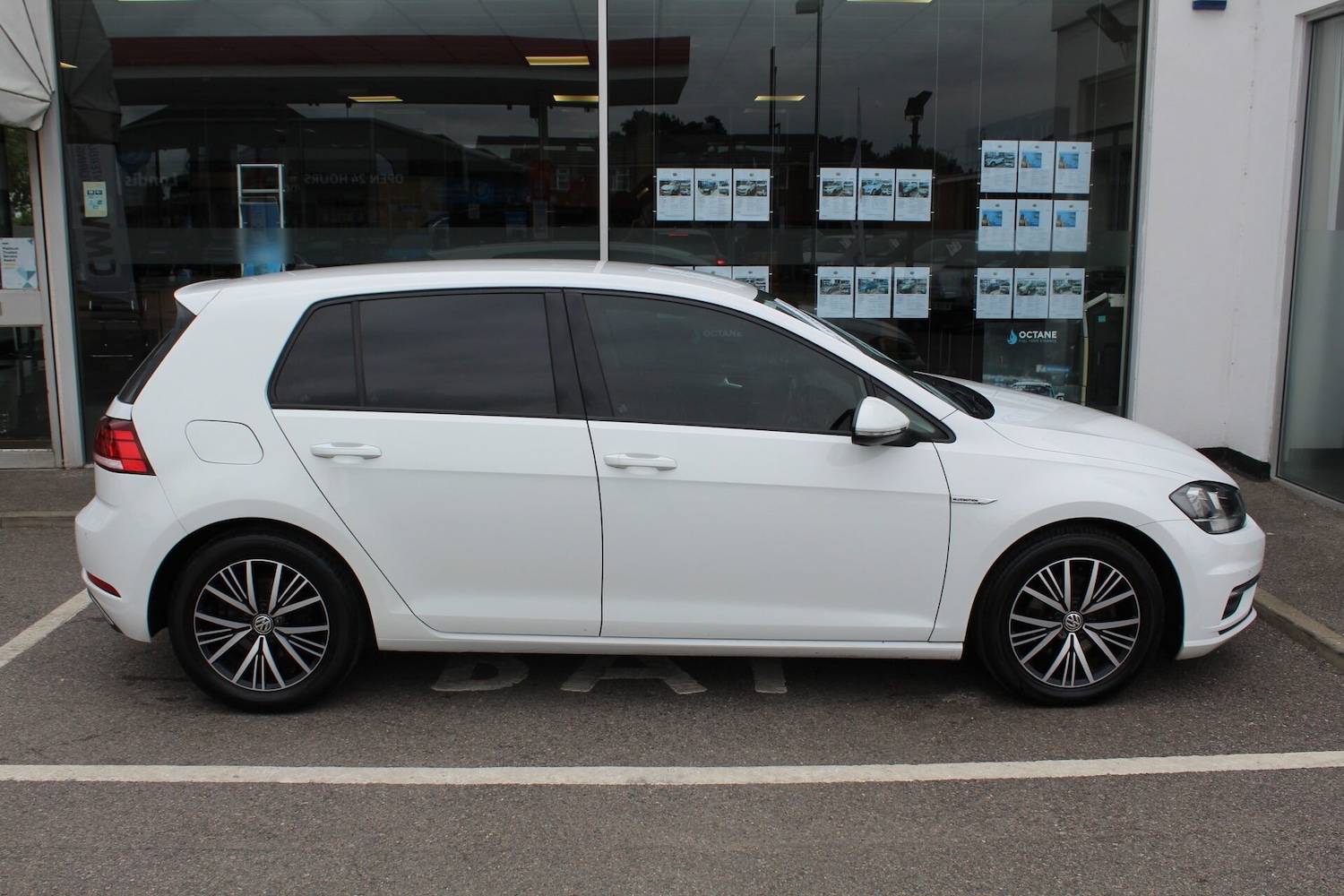 Used Volkswagen Golf 2019 for sale - 76352065: Photo 5
