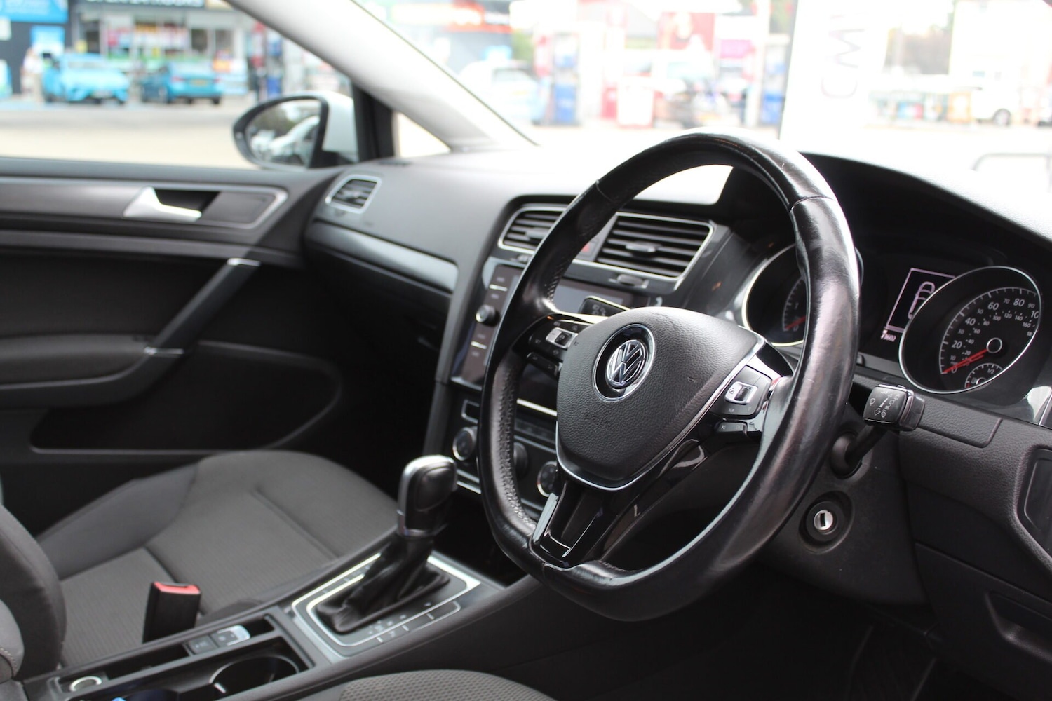 Used Volkswagen Golf 2019 for sale - 76352065: Photo 7
