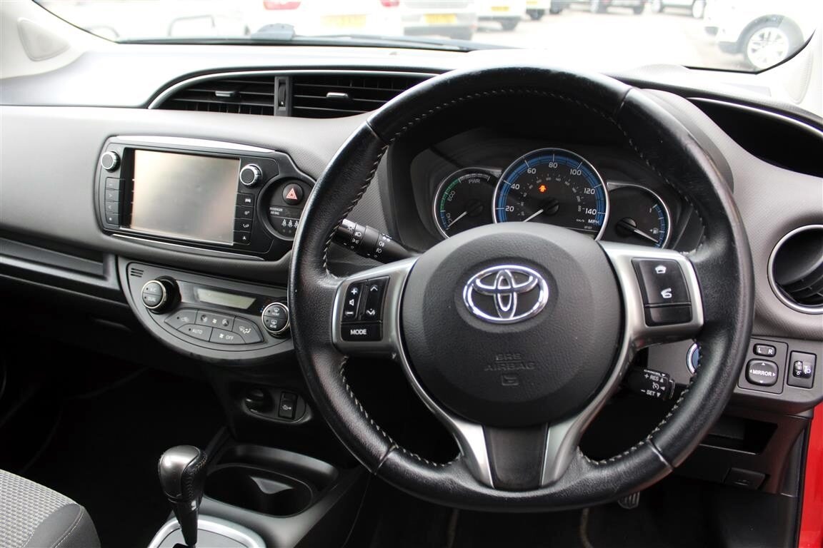Used Toyota Yaris 2017 for sale - 76352095: Photo 13