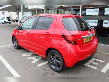 Used Toyota Yaris 2017 for sale - 76352095: Photo