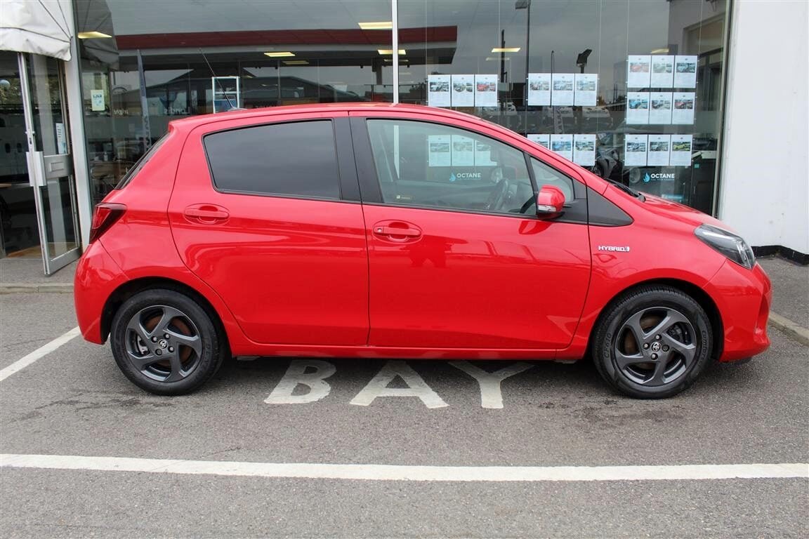 Used Toyota Yaris 2017 for sale - 76352095: Photo 5