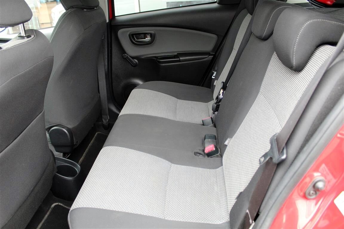 Used Toyota Yaris 2017 for sale - 76352095: Photo 8