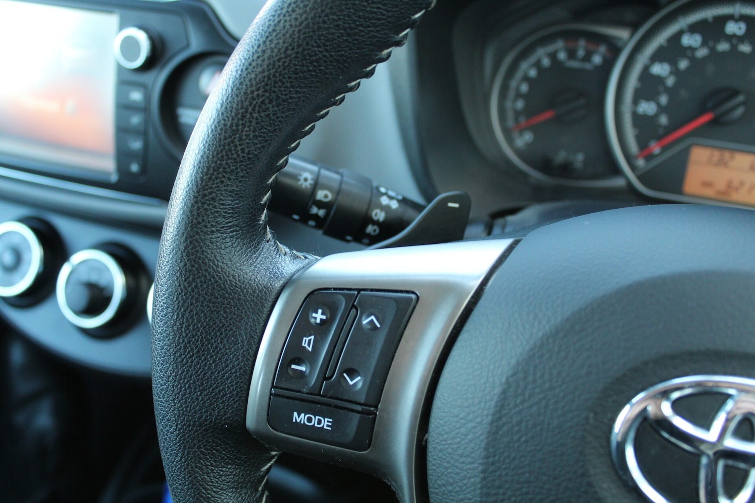 Used Toyota Yaris 2015 for sale - 76357450: Photo 12