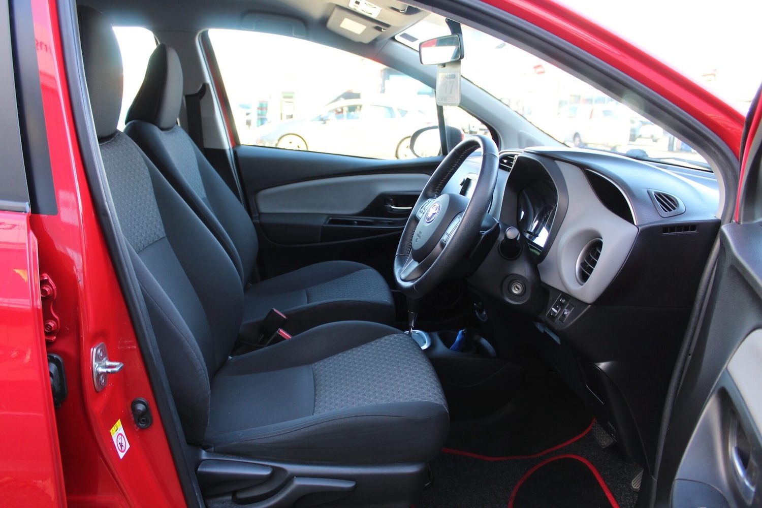 Used Toyota Yaris 2015 for sale - 76357450: Photo 23