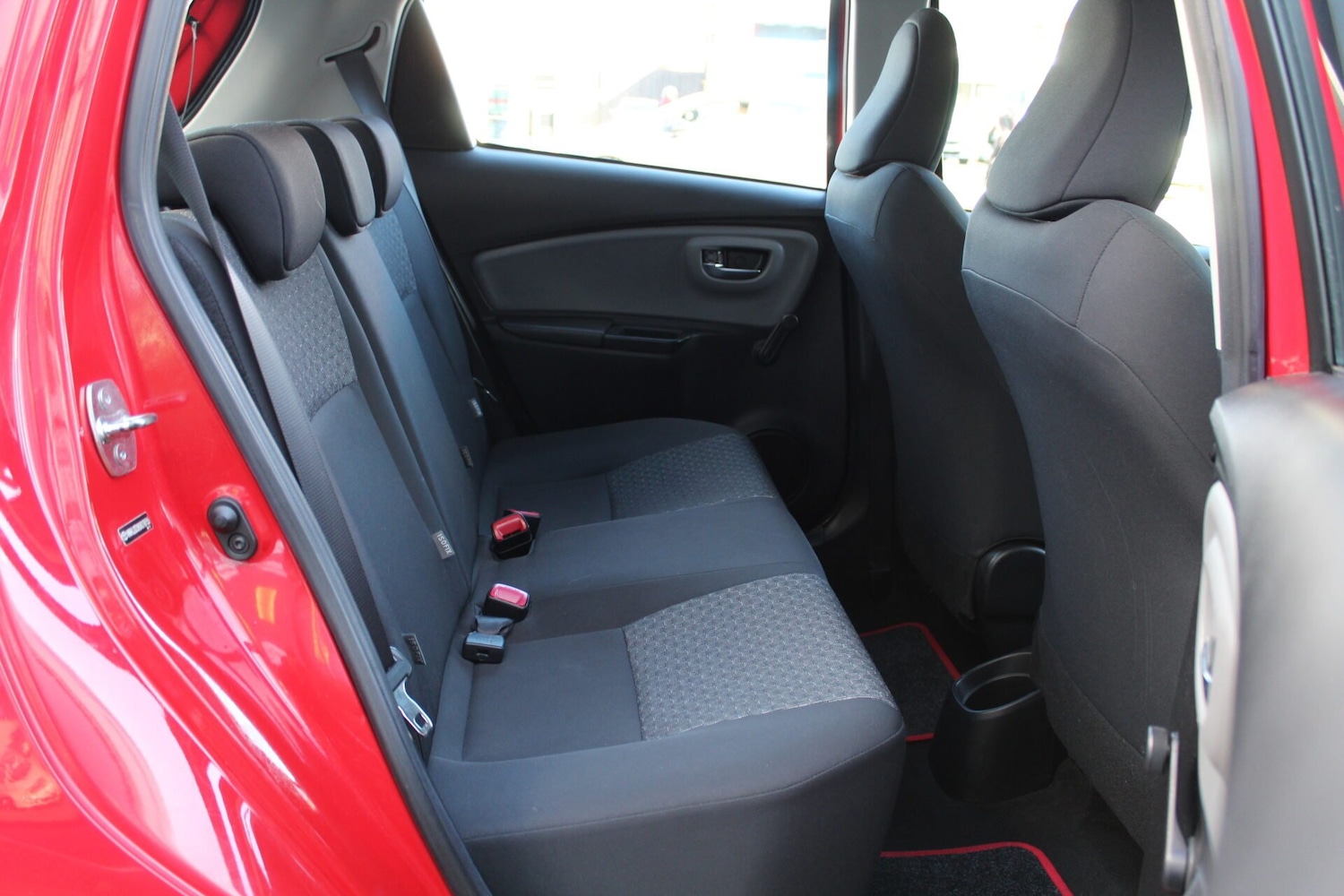 Used Toyota Yaris 2015 for sale - 76357450: Photo 25
