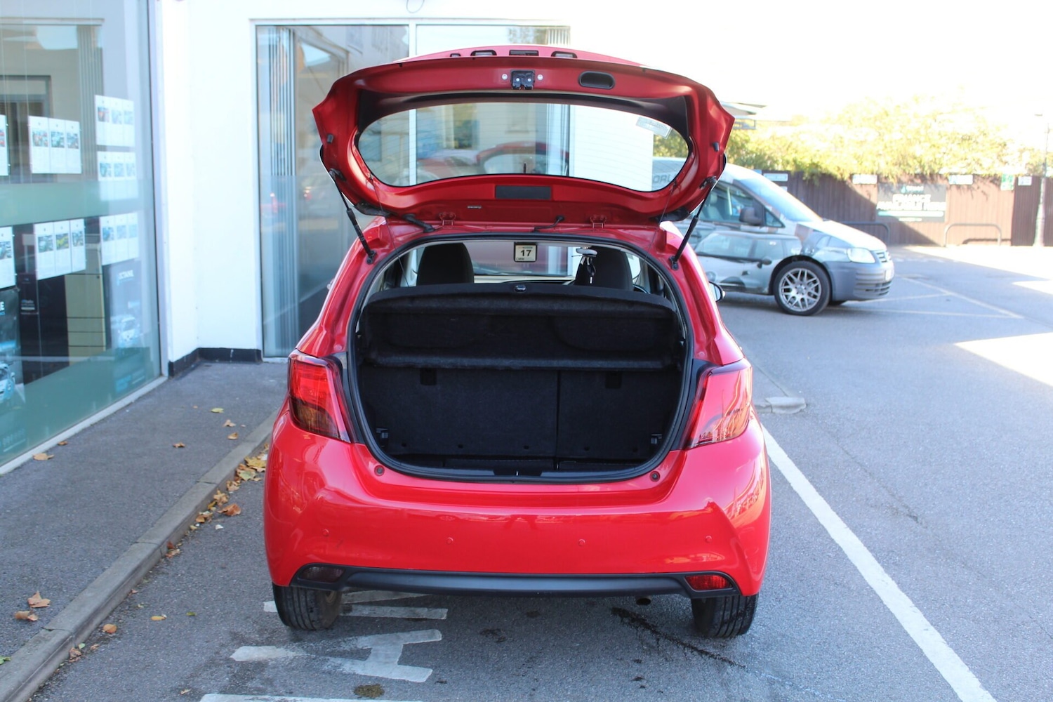 Used Toyota Yaris 2015 for sale - 76357450: Photo 26