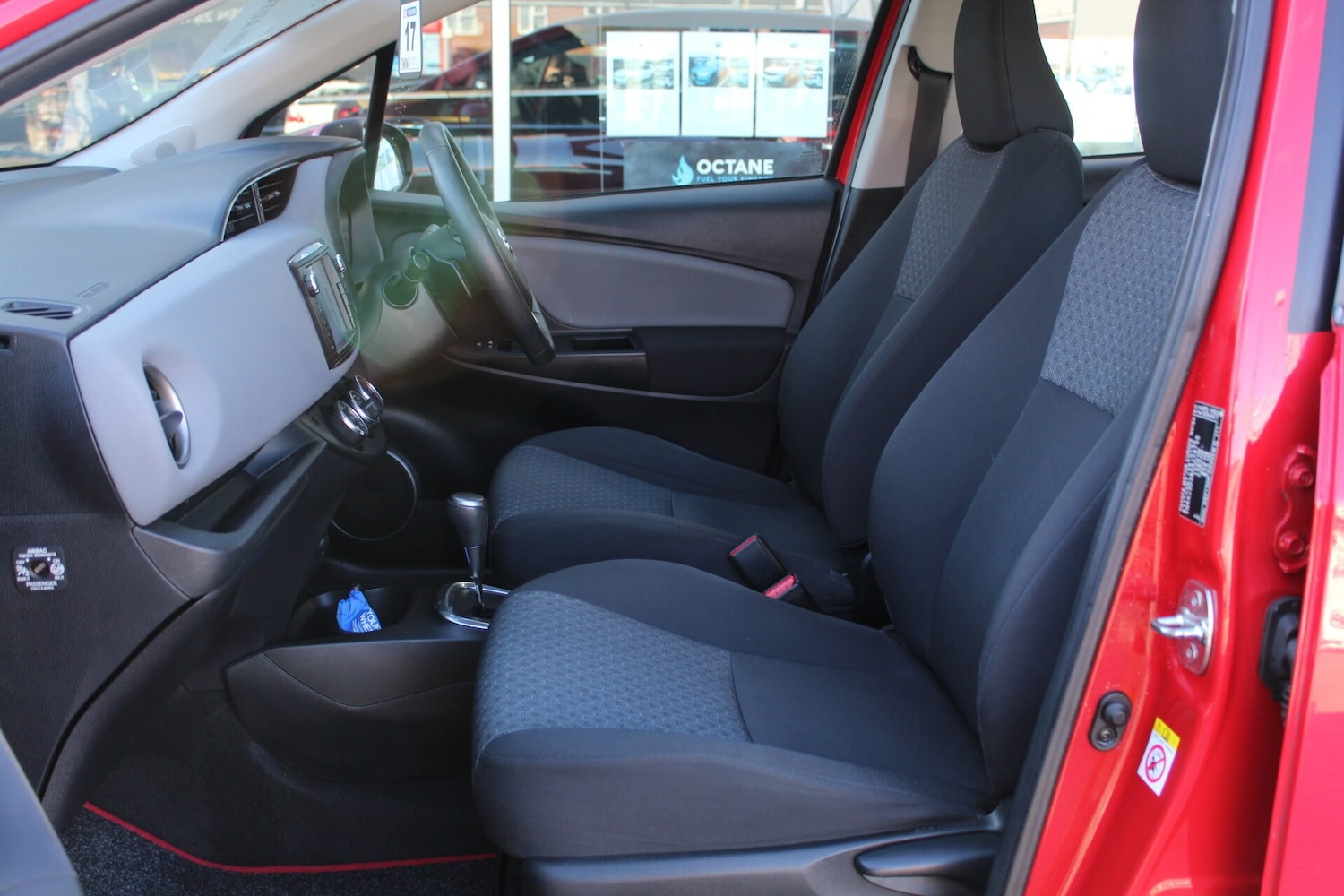 Used Toyota Yaris 2015 for sale - 76357450: Photo 30