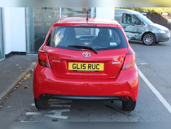 Used Toyota Yaris 2015 for sale - 76357450: Photo