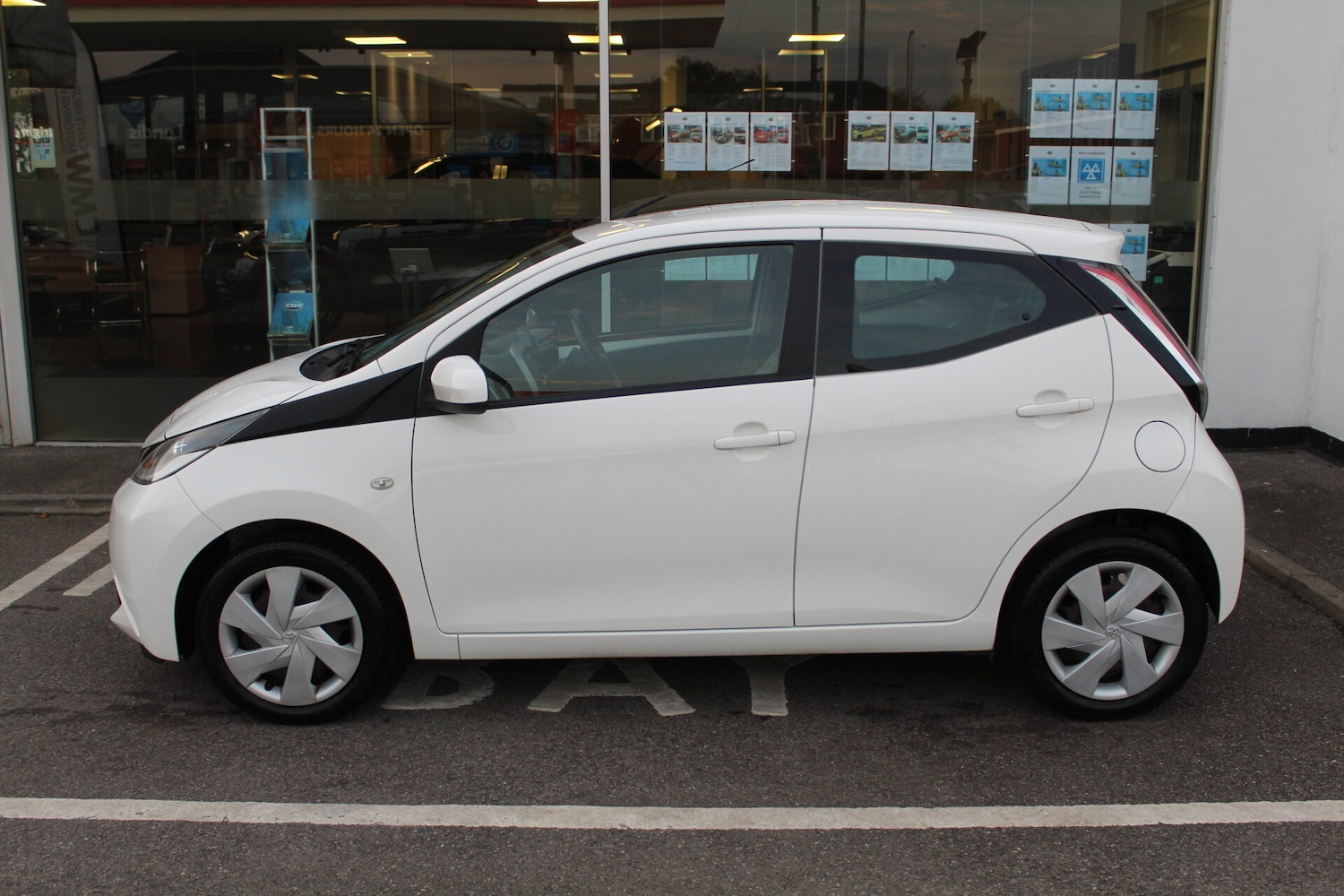 Used Toyota AYGO 2014 for sale - 76488540: Photo 2