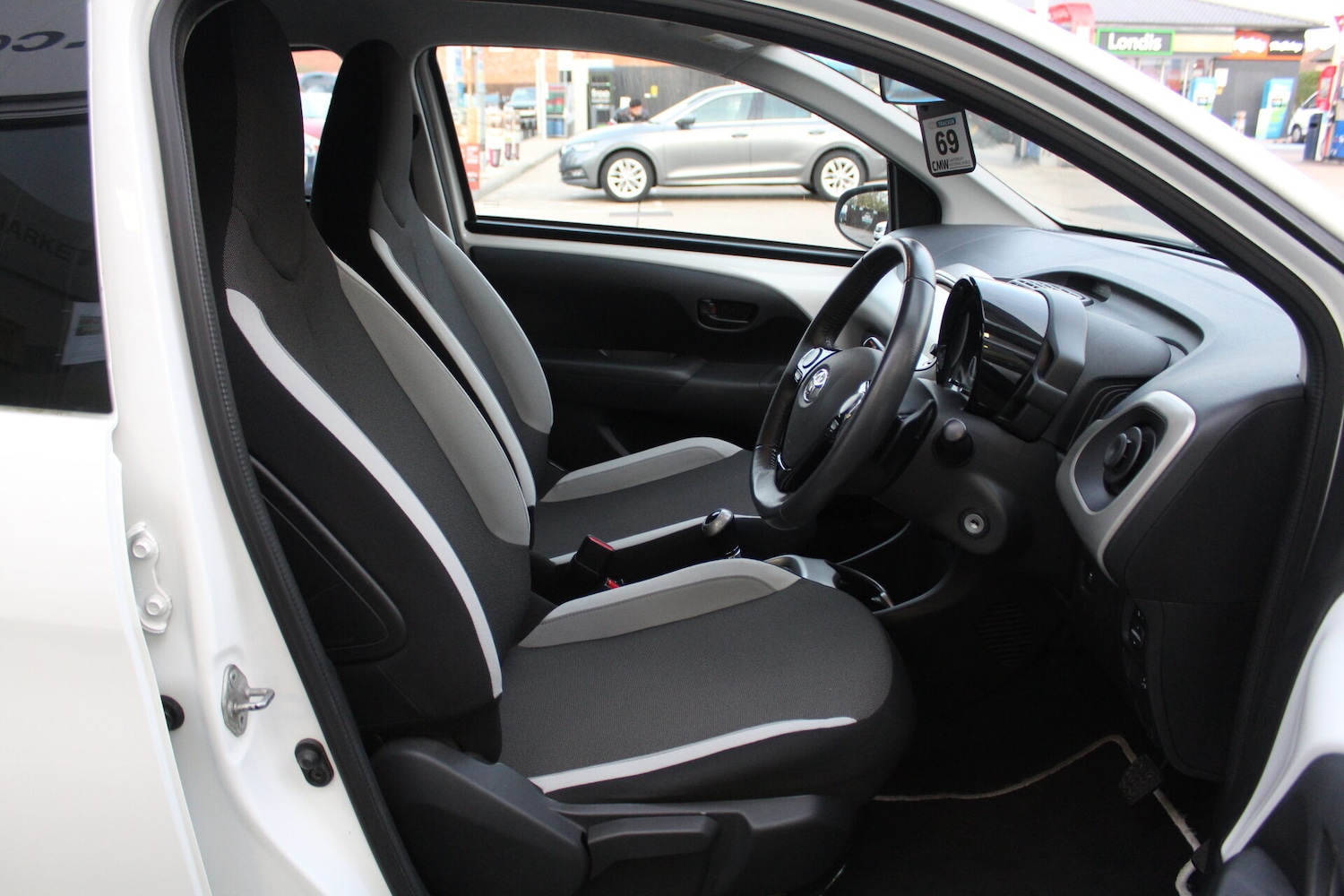 Used Toyota AYGO 2014 for sale - 76488540: Photo 20