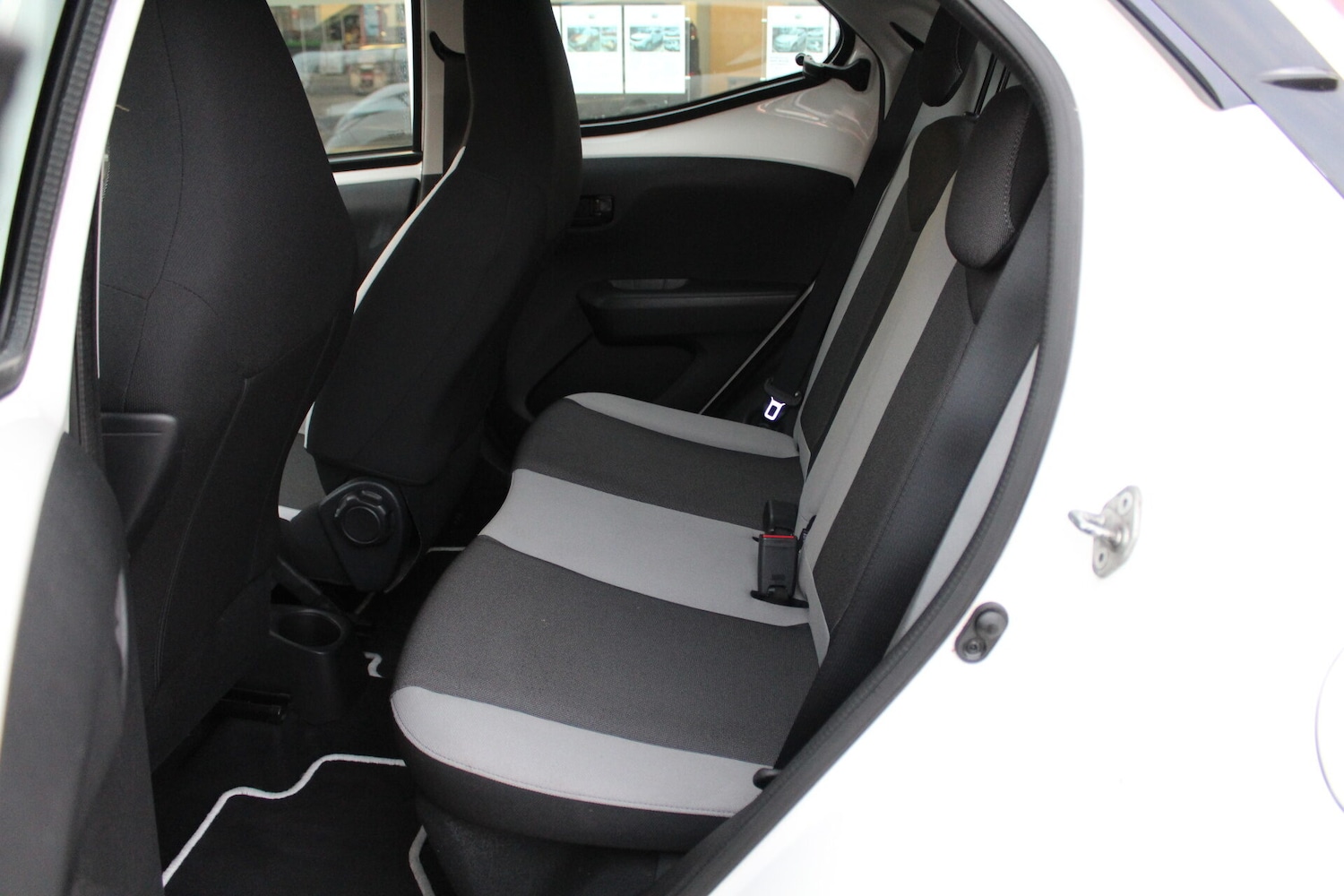 Used Toyota AYGO 2014 for sale - 76488540: Photo 27