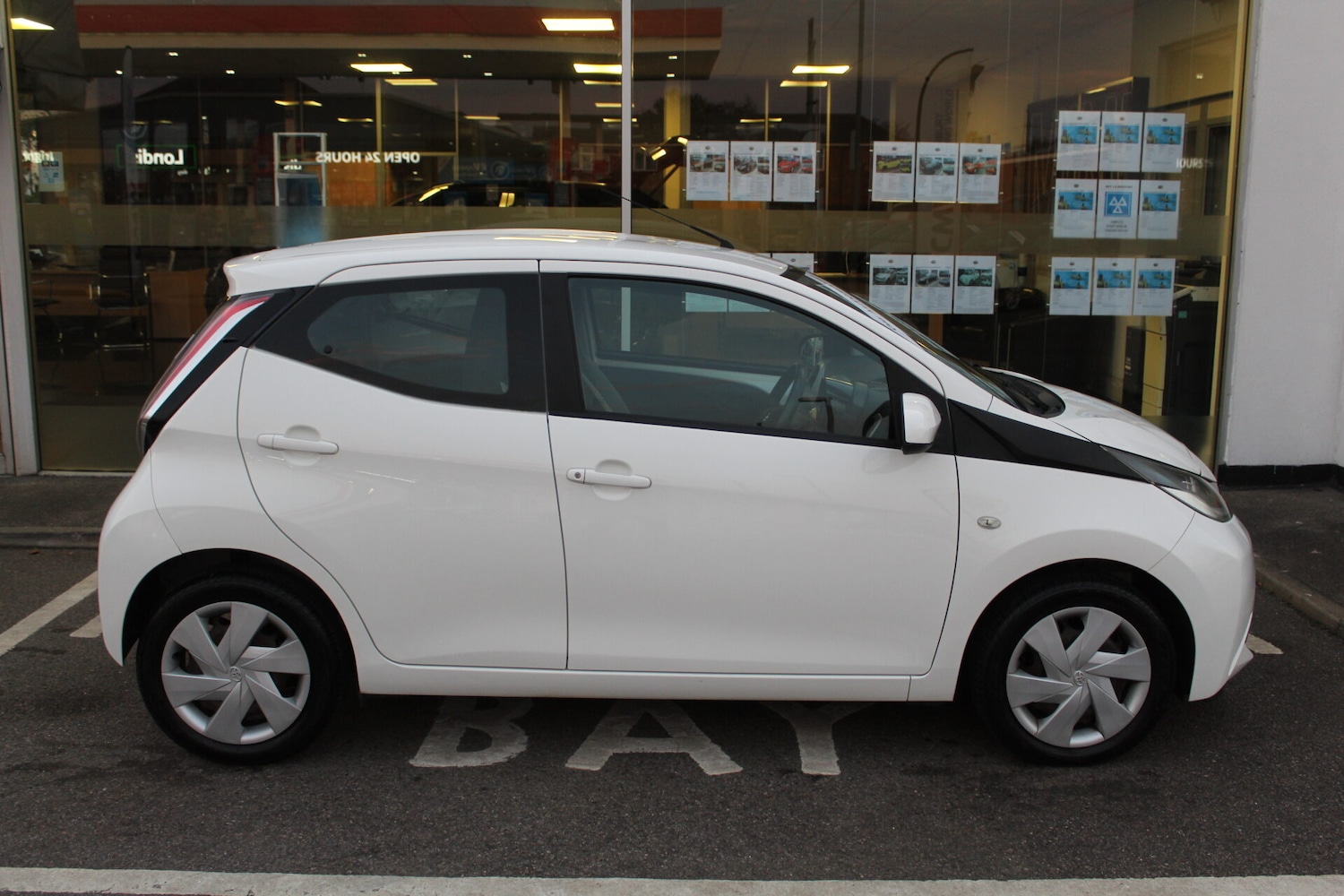 Used Toyota AYGO 2014 for sale - 76488540: Photo 6