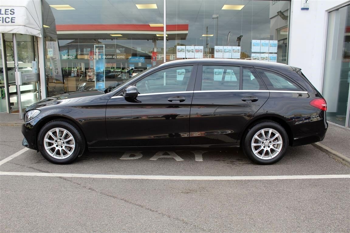 Used Mercedes-Benz C Class 2016 for sale - 76365769: Photo 2