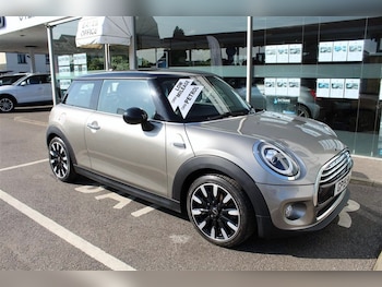 Used MINI Hatch 2019 for sale - 76352086: Photo