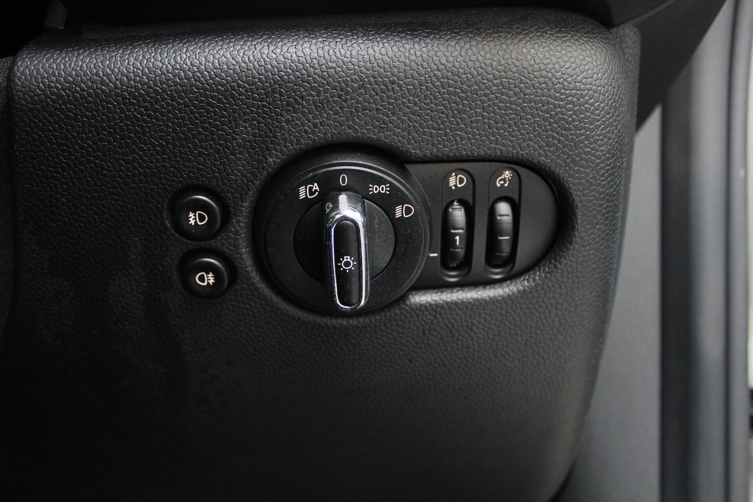 Used MINI Hatch 2019 for sale - 76352086: Photo 9