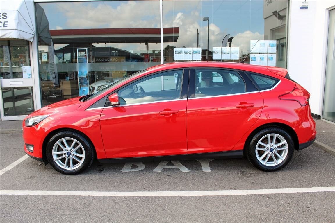 Used Ford Focus 2016 for sale - 76352071: Photo 2