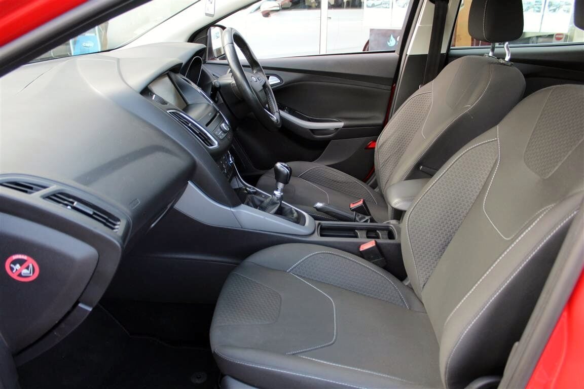 Used Ford Focus 2016 for sale - 76352071: Photo 7