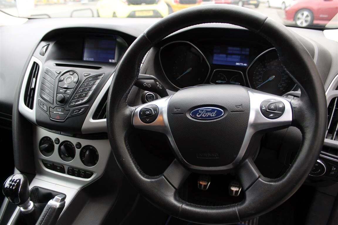 Used Ford Focus 2014 for sale - 76352078: Photo 11