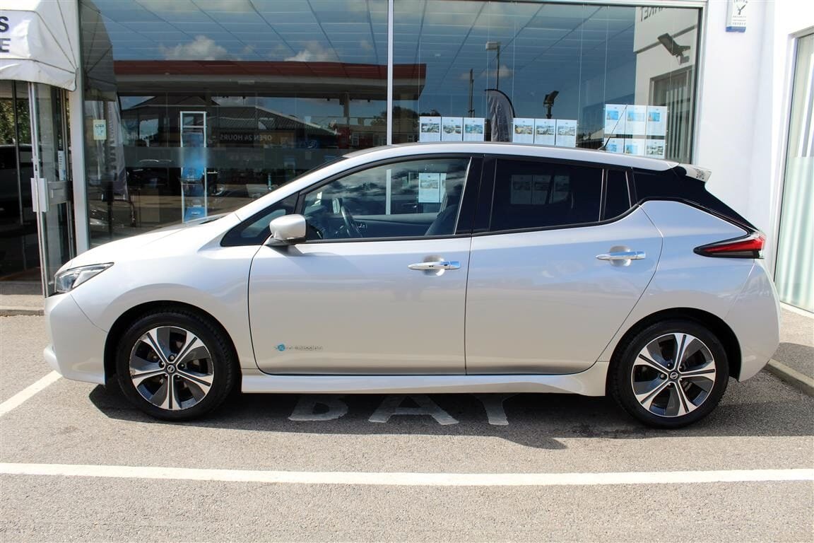 Used Nissan Leaf 2018 for sale - 76352080: Photo 2