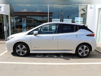 Used Nissan Leaf 2018 for sale - 76352080: Photo