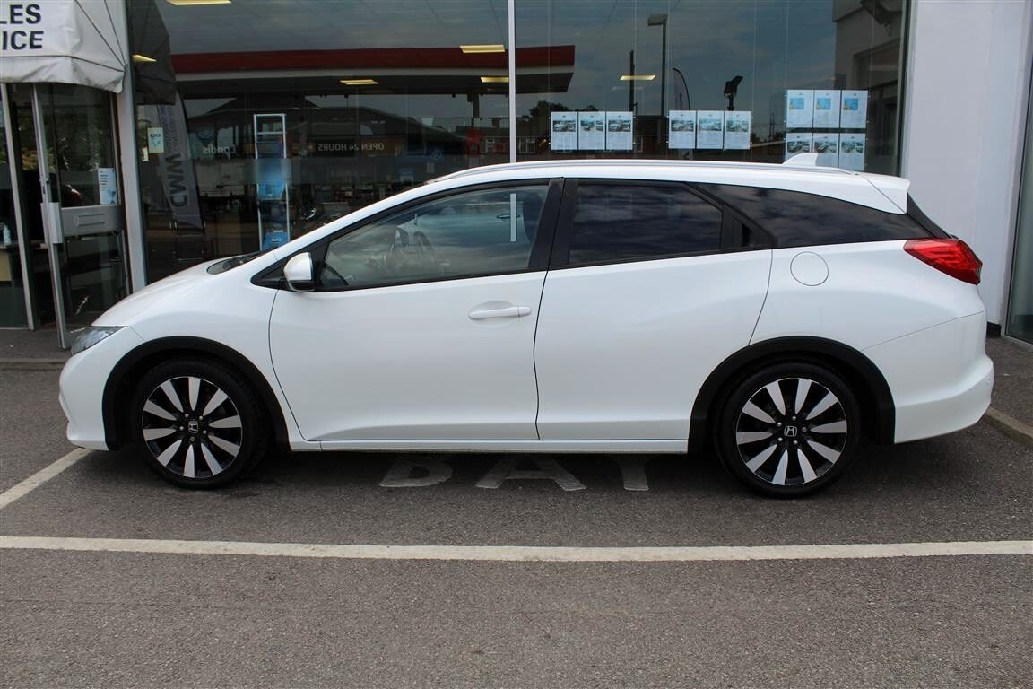 Used Honda Civic 2015 for sale - 76352073: Photo 2